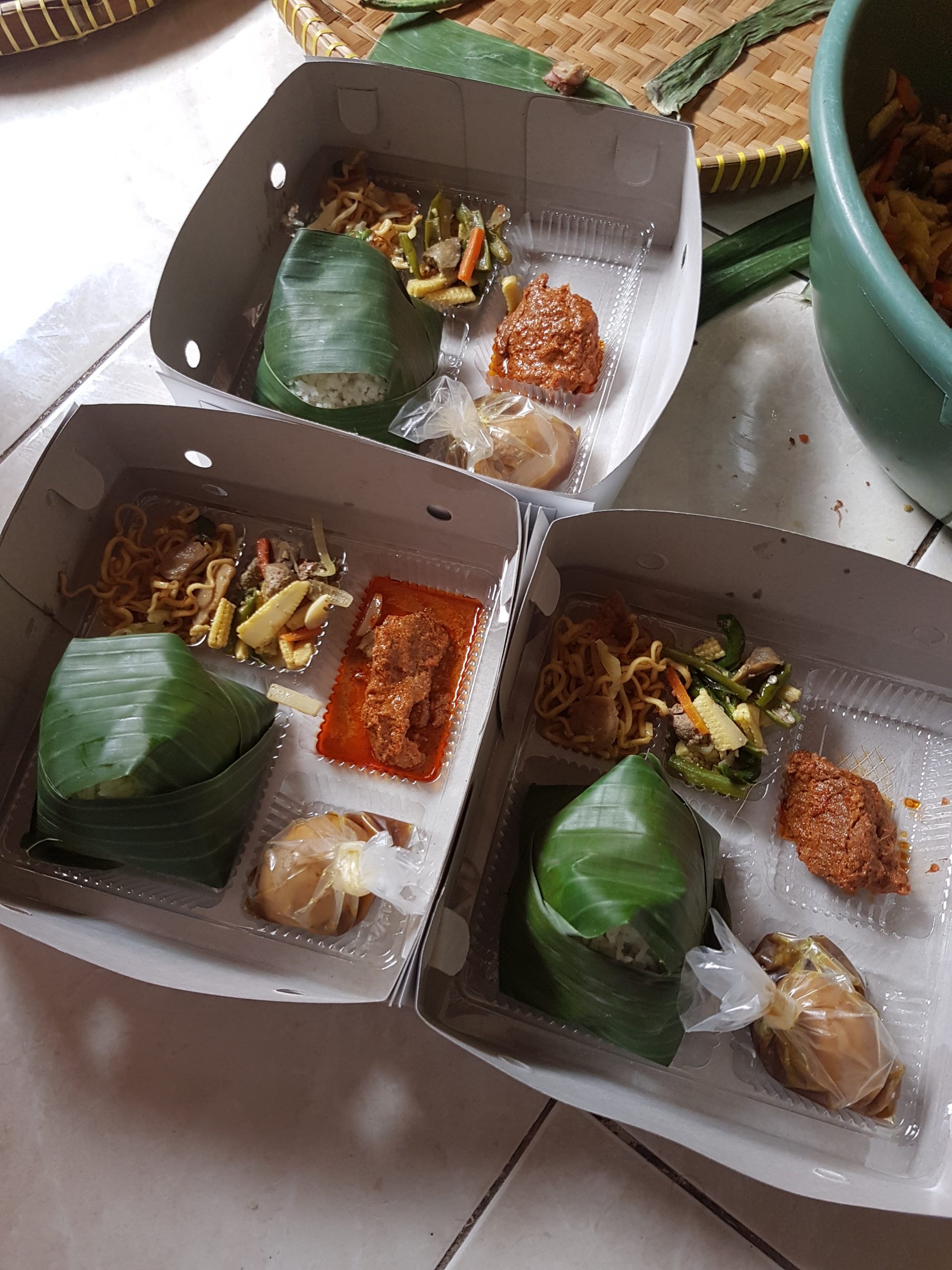 Pesan Nasi Box di Bekasi Barat