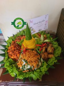 Pesan Nasi Tumpeng Komplit